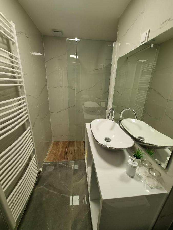 Appartement Apartman Simic à Osijek Extérieur photo
