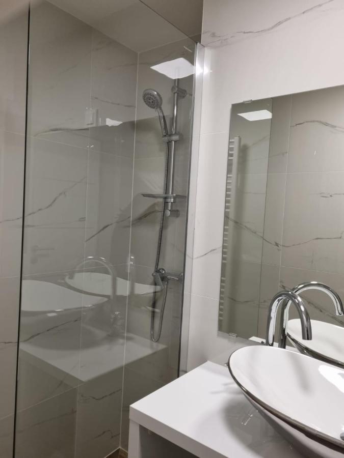 Appartement Apartman Simic à Osijek Extérieur photo