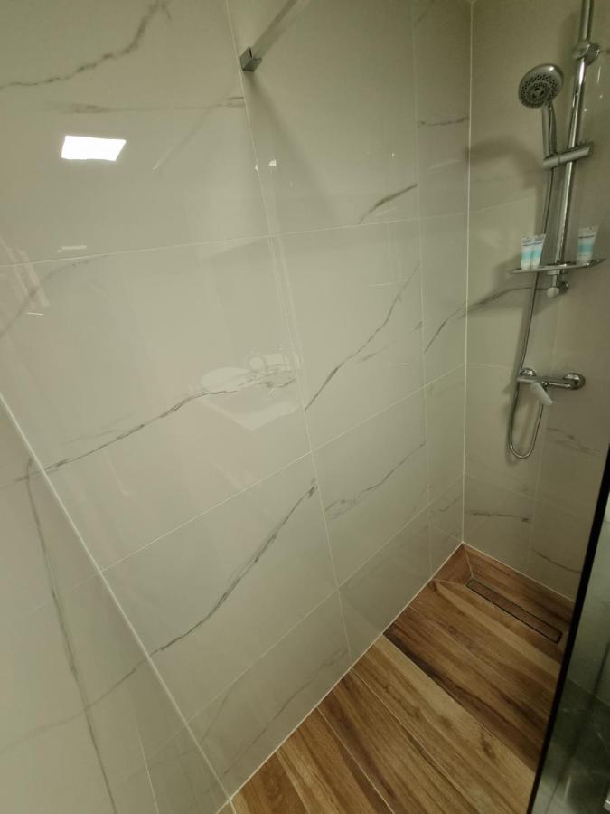 Appartement Apartman Simic à Osijek Extérieur photo